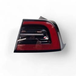 LED Tail Light Outer Rear Passenger Right RH For Tesla Model 3 & Model Y 2021-2022 OEM 1502087-99-D