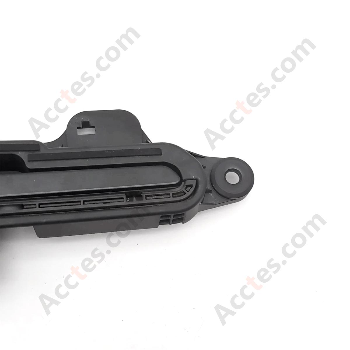 17-23 Tesla Model Y  Front or Rear Right Passenger Door Handle OEM 1528115-00-D
