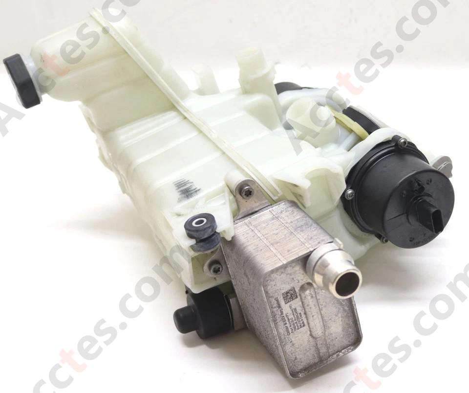 Fits for 2017-2024 Tesla Model 3 Coolant Expansion Tank With Pump Reference 109701500M