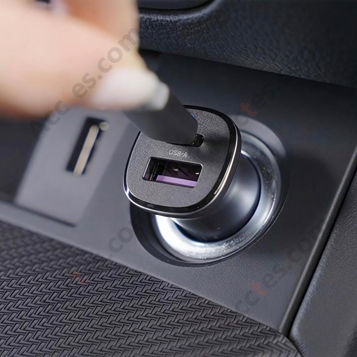 30W Dual Port Car Fast Charger USB & Type-C Output